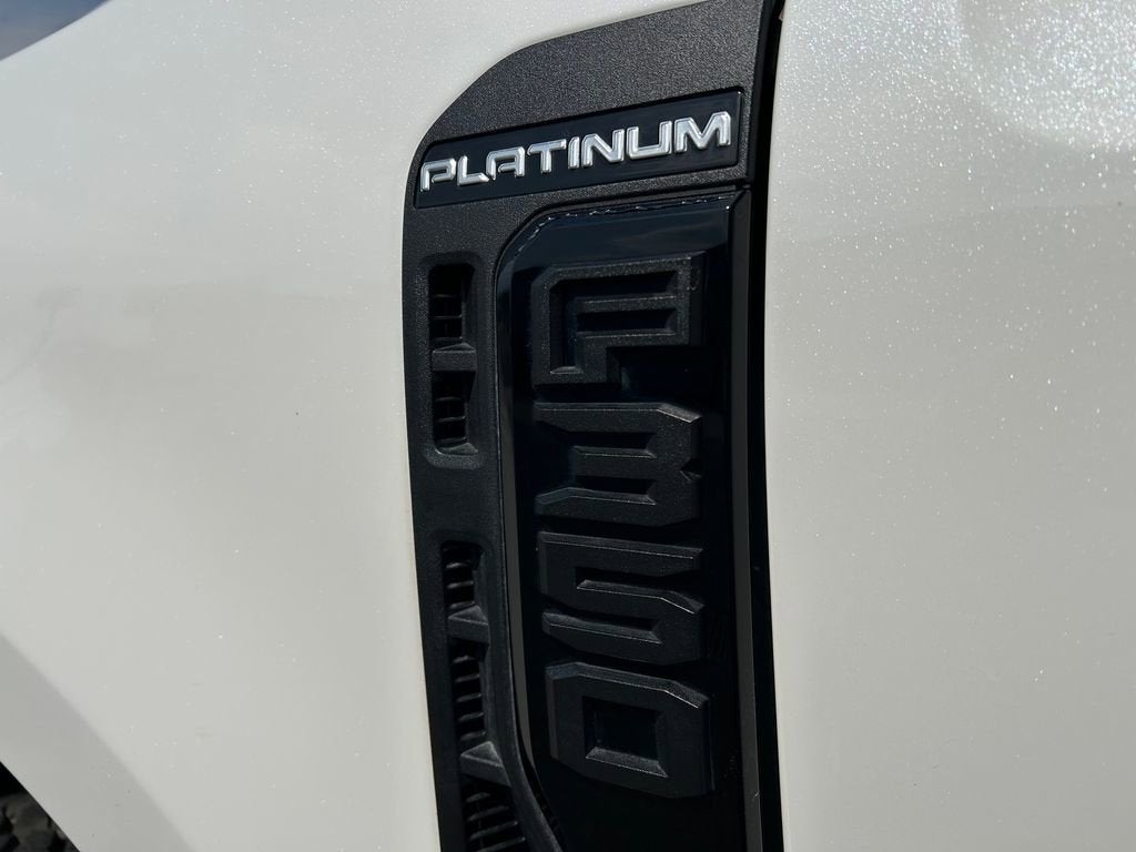2025 Ford Super Duty F-350 SRW Platinum