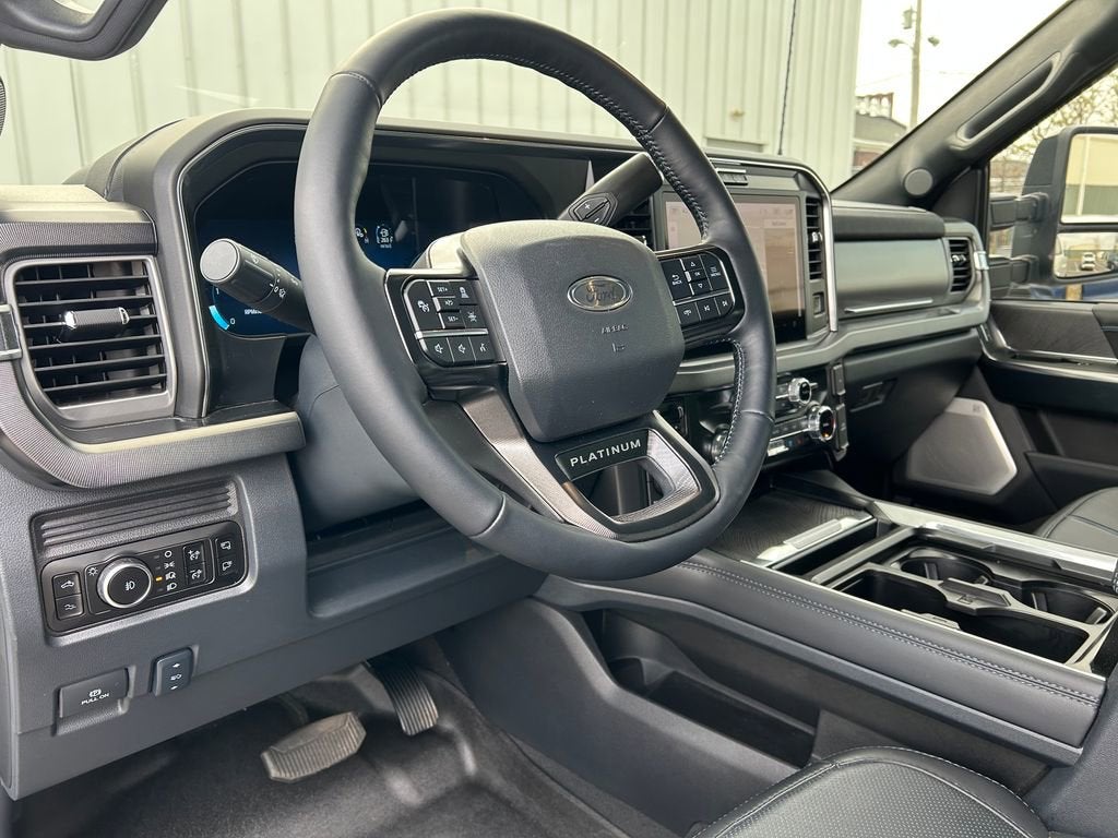 2025 Ford Super Duty F-350 SRW Platinum