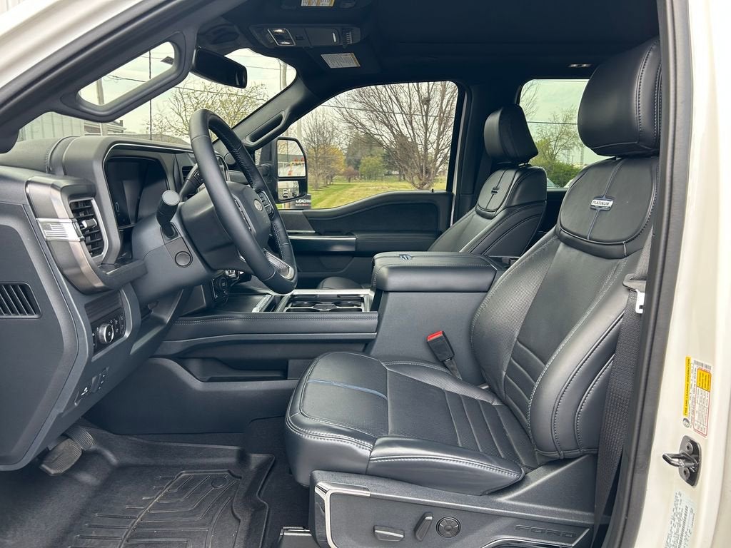 2025 Ford Super Duty F-350 SRW Platinum