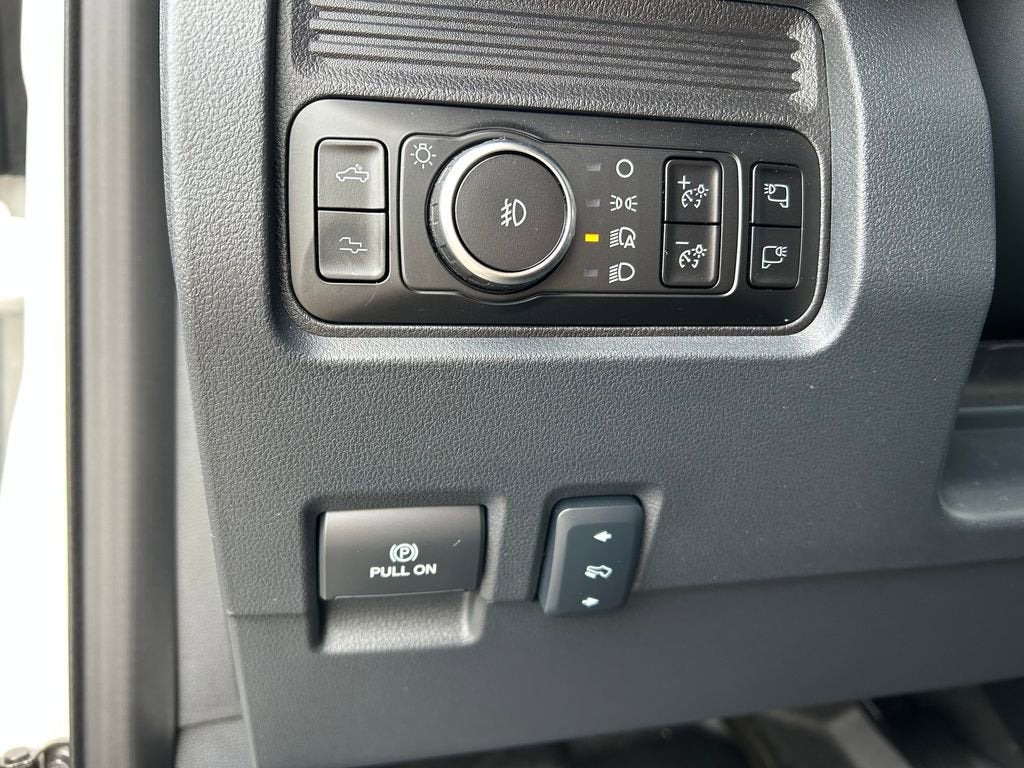 2025 Ford Super Duty F-350 SRW Platinum