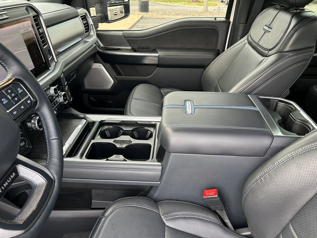 2025 Ford Super Duty F-350 SRW Platinum