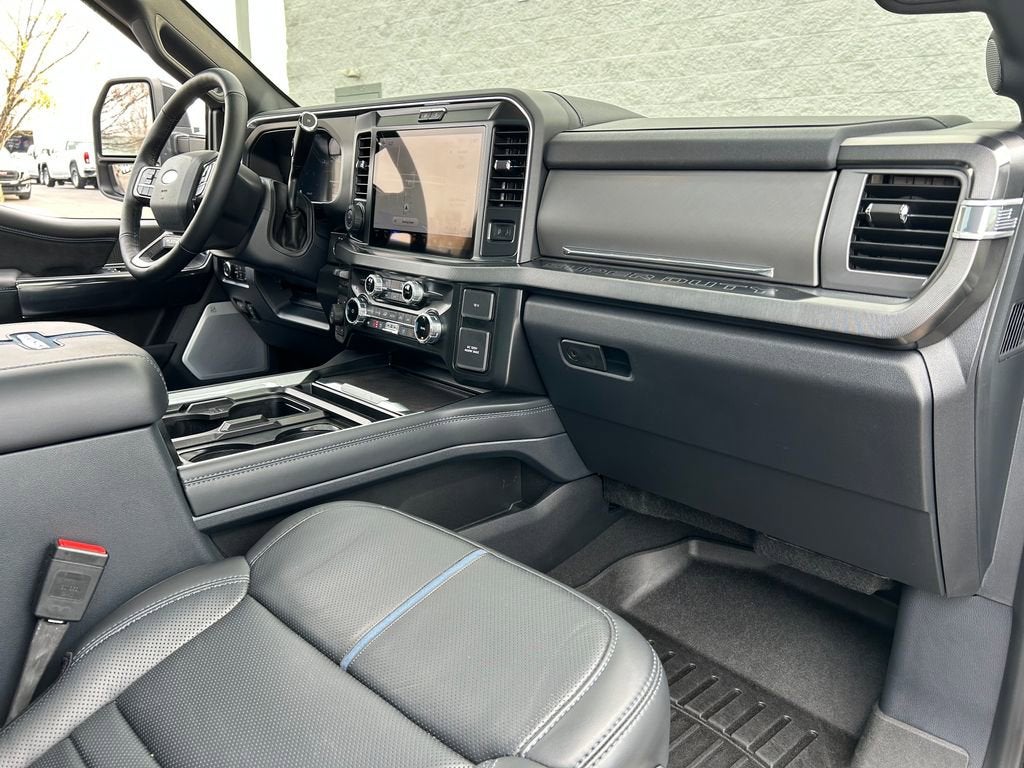 2025 Ford Super Duty F-350 SRW Platinum