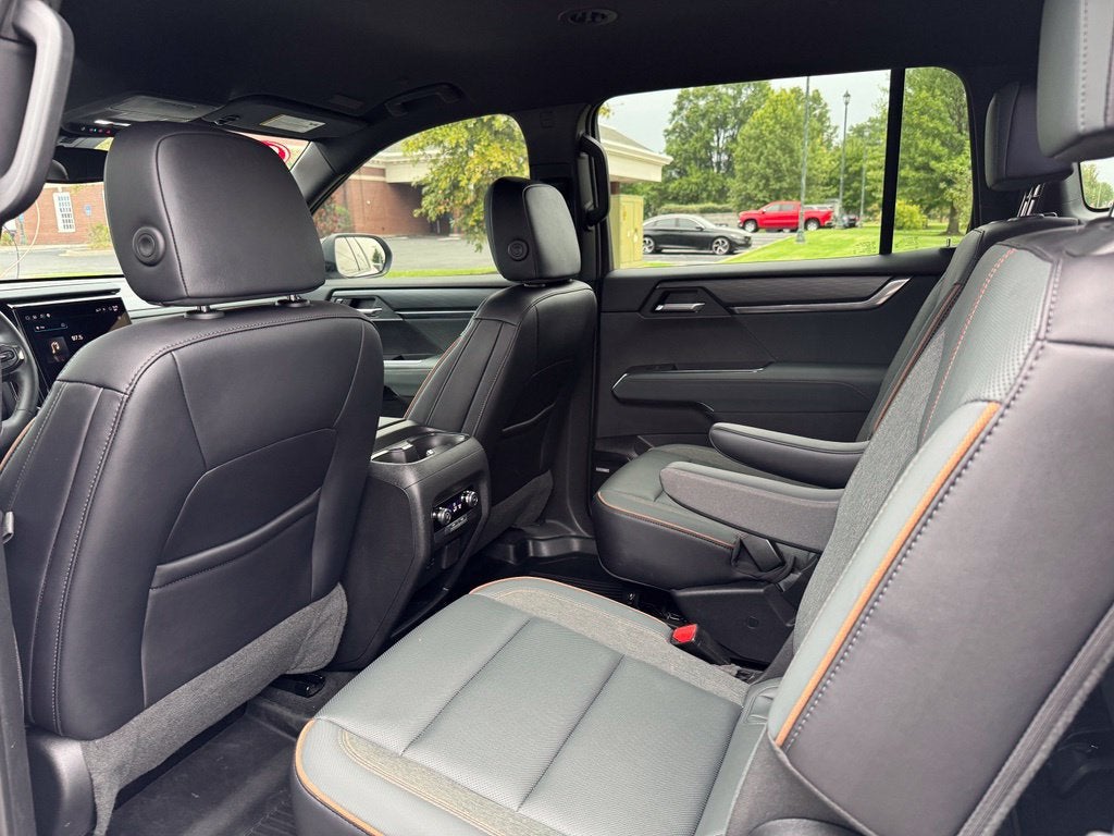 2025 GMC Acadia AT4