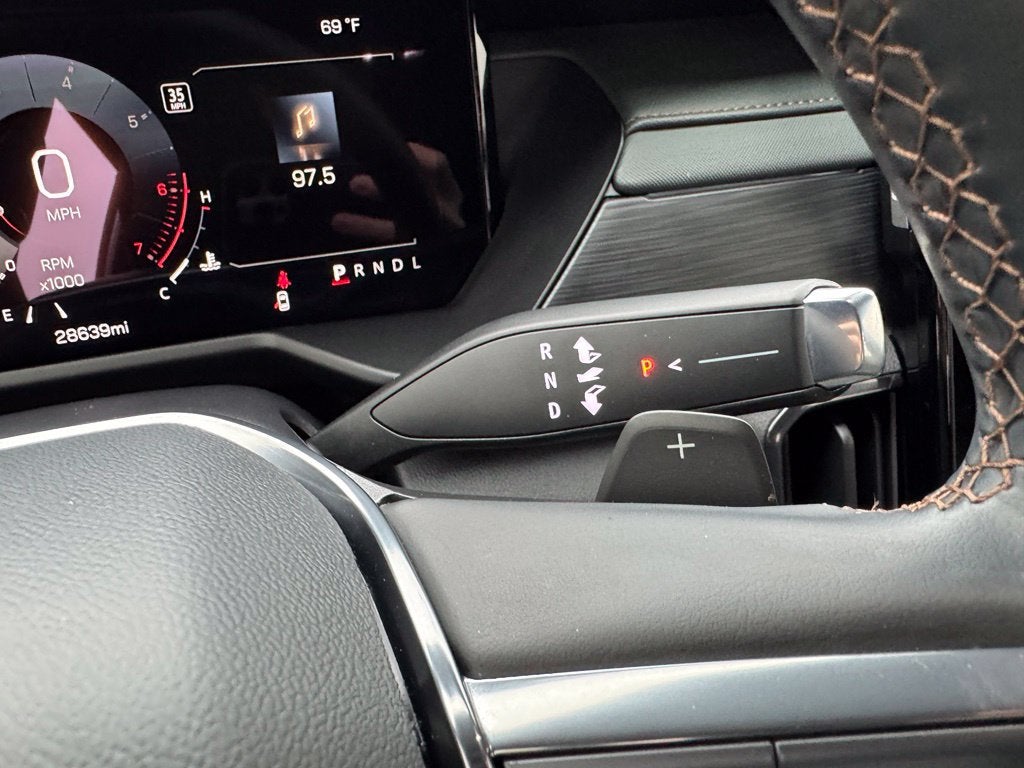 2025 GMC Acadia AT4