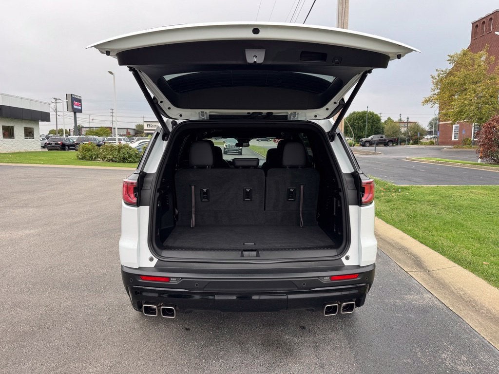2025 GMC Acadia AT4