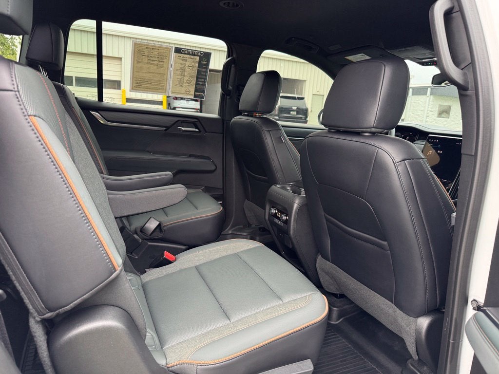 2025 GMC Acadia AT4
