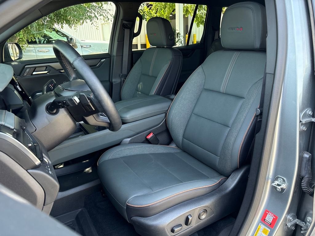 2025 GMC Acadia AT4