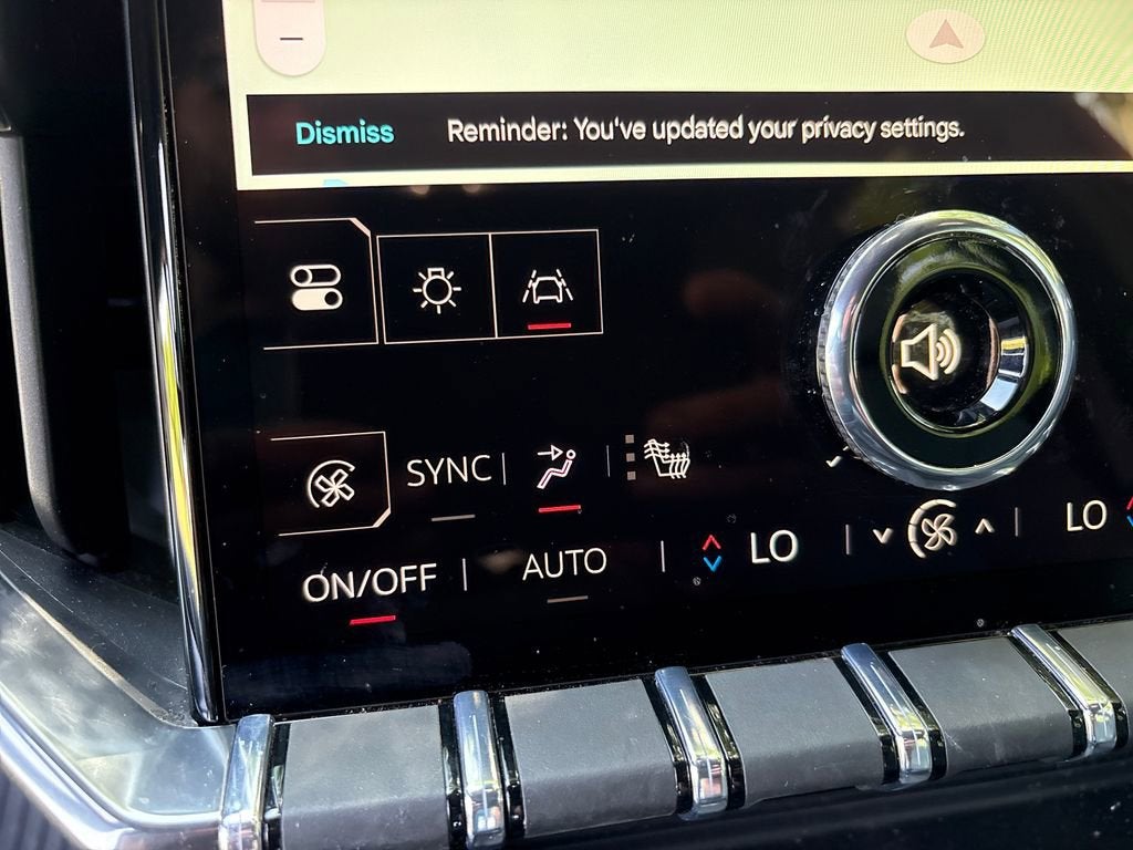 2025 GMC Acadia AT4