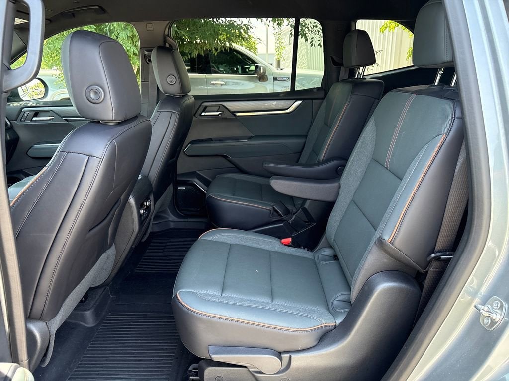 2025 GMC Acadia AT4