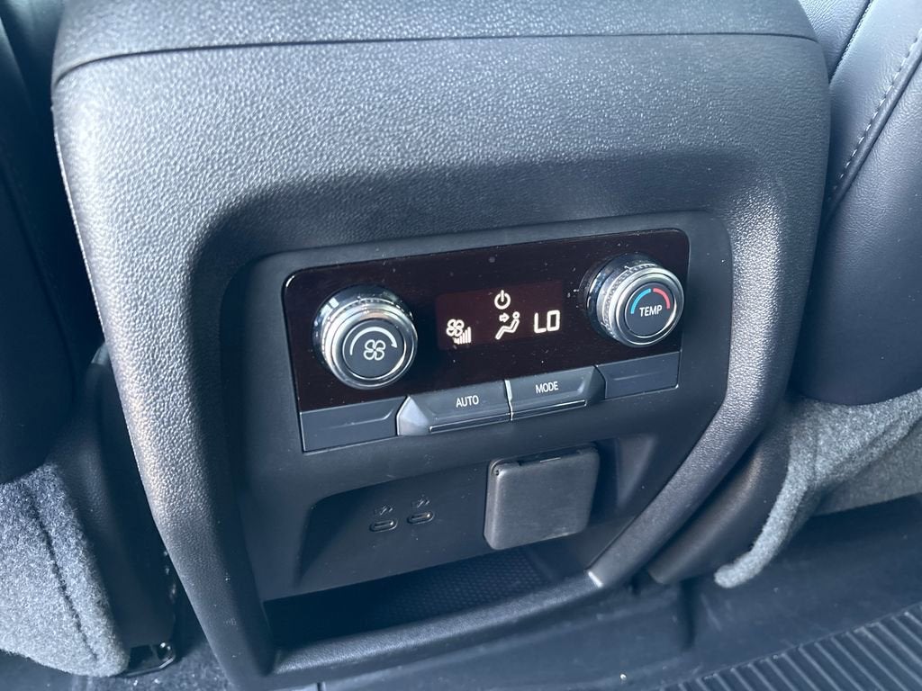 2025 GMC Acadia AT4
