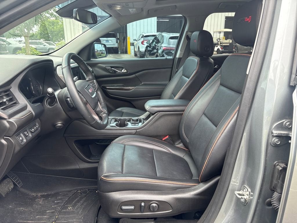 2023 GMC Acadia AT4