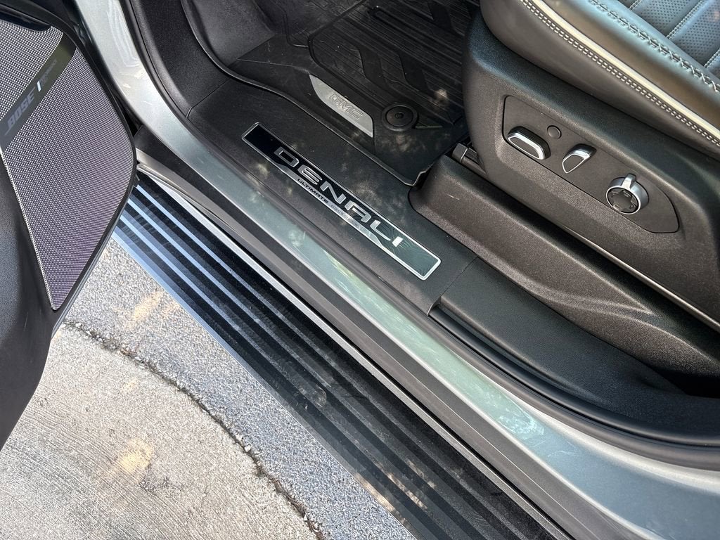 2025 GMC Yukon XL Denali Ultimate