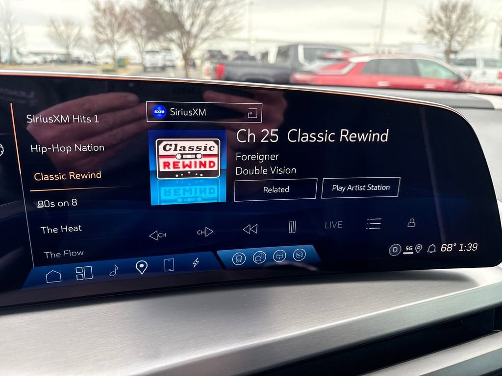 2026 Cadillac VISTIQ Luxury