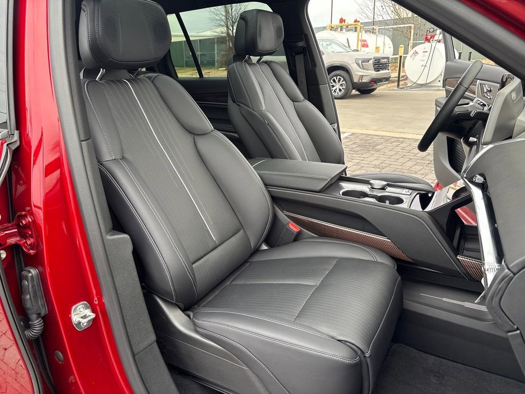 2026 Cadillac VISTIQ Luxury