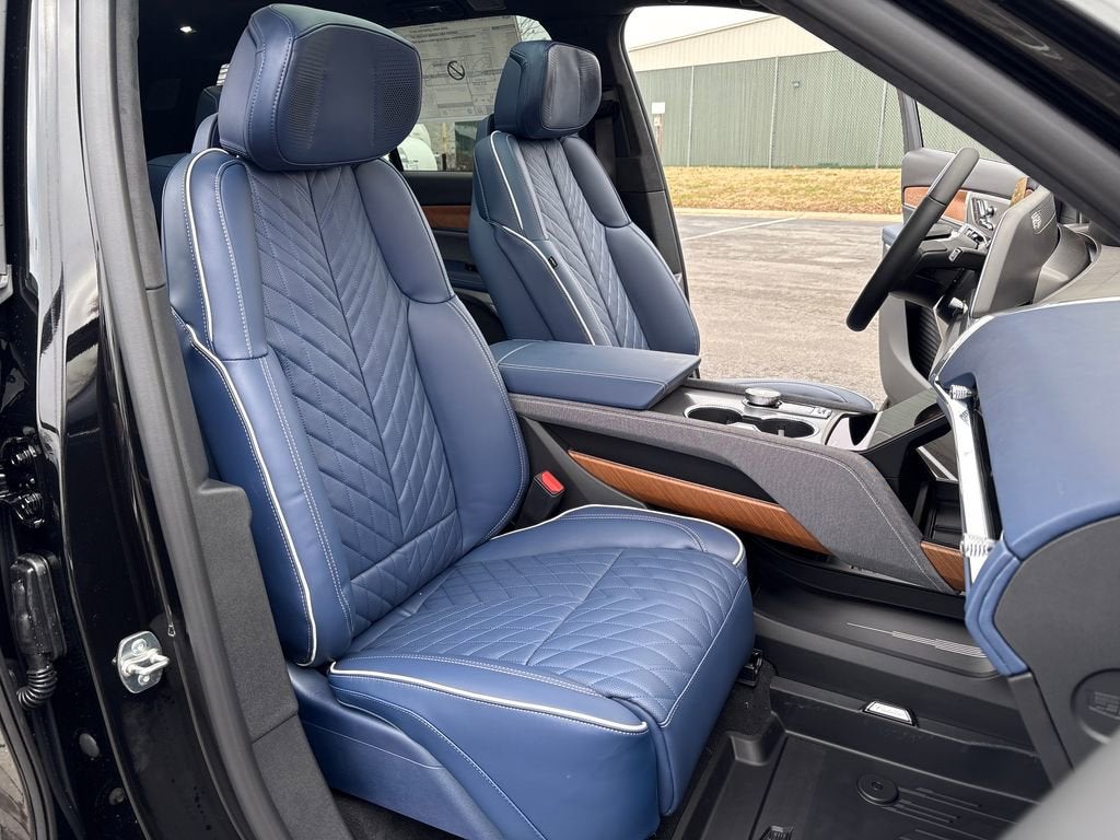 2026 Cadillac VISTIQ Premium Luxury