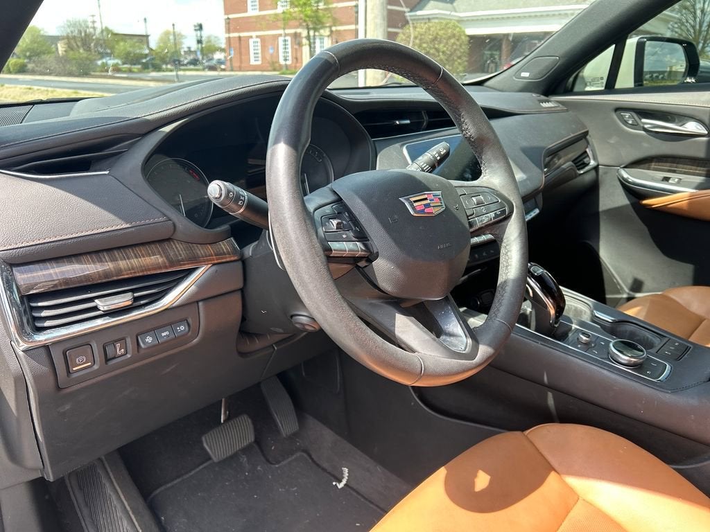2023 Cadillac XT4 Premium Luxury