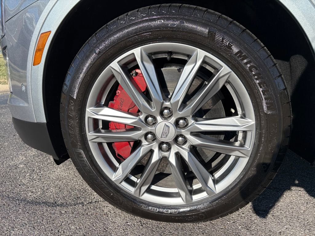 2025 Cadillac XT5 Sport