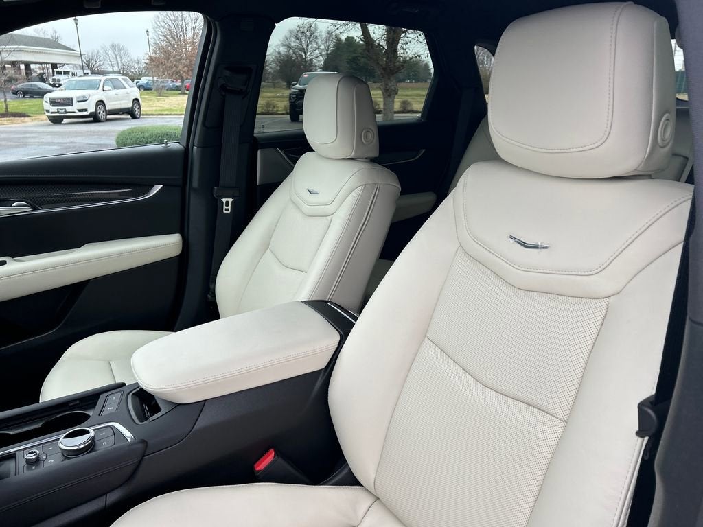 2026 Cadillac XT5 Sport