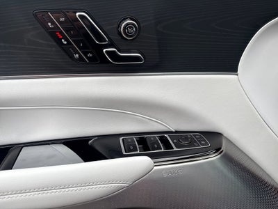 2025 Cadillac LYRIQ Luxury 2