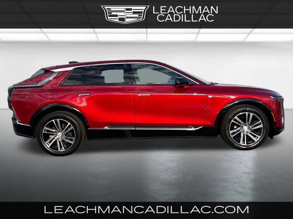 2025 Cadillac LYRIQ Luxury 2