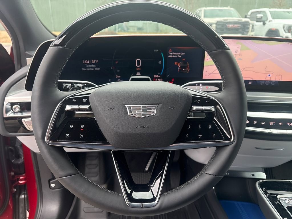 2025 Cadillac LYRIQ Luxury 2