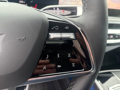 2025 Cadillac LYRIQ Luxury 2