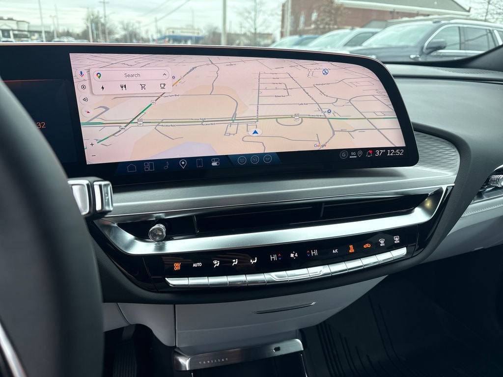 2025 Cadillac LYRIQ Luxury 2