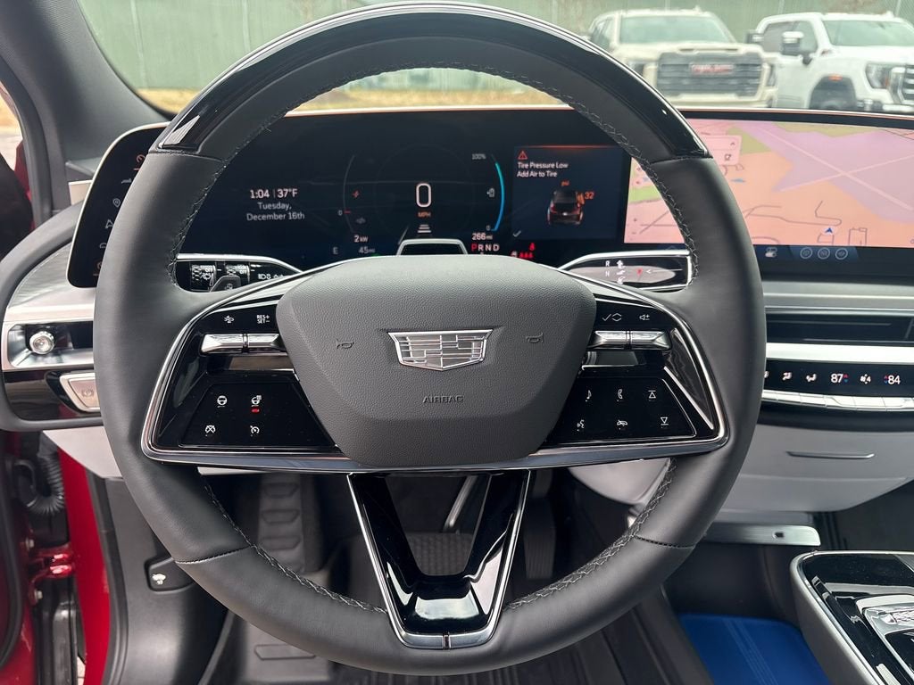 2025 Cadillac LYRIQ Luxury 2