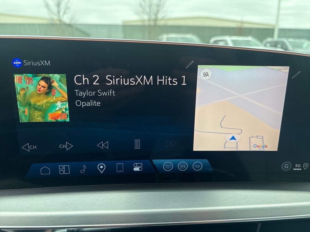 2025 Cadillac LYRIQ Luxury 2