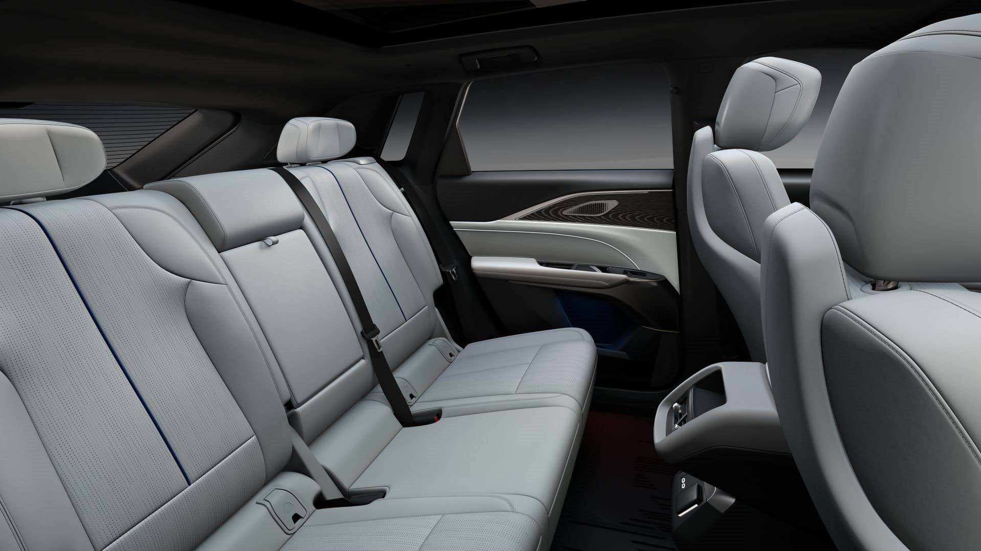 2025 Cadillac LYRIQ Luxury 2