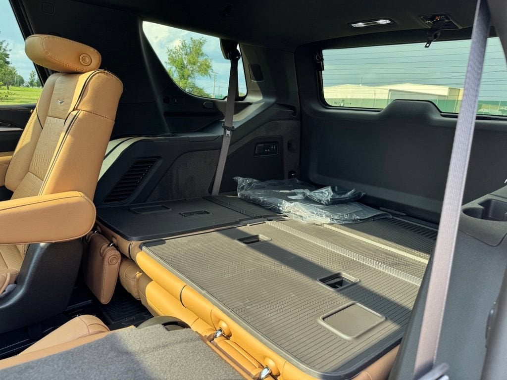 2026 Cadillac Escalade Luxury - Photo 17