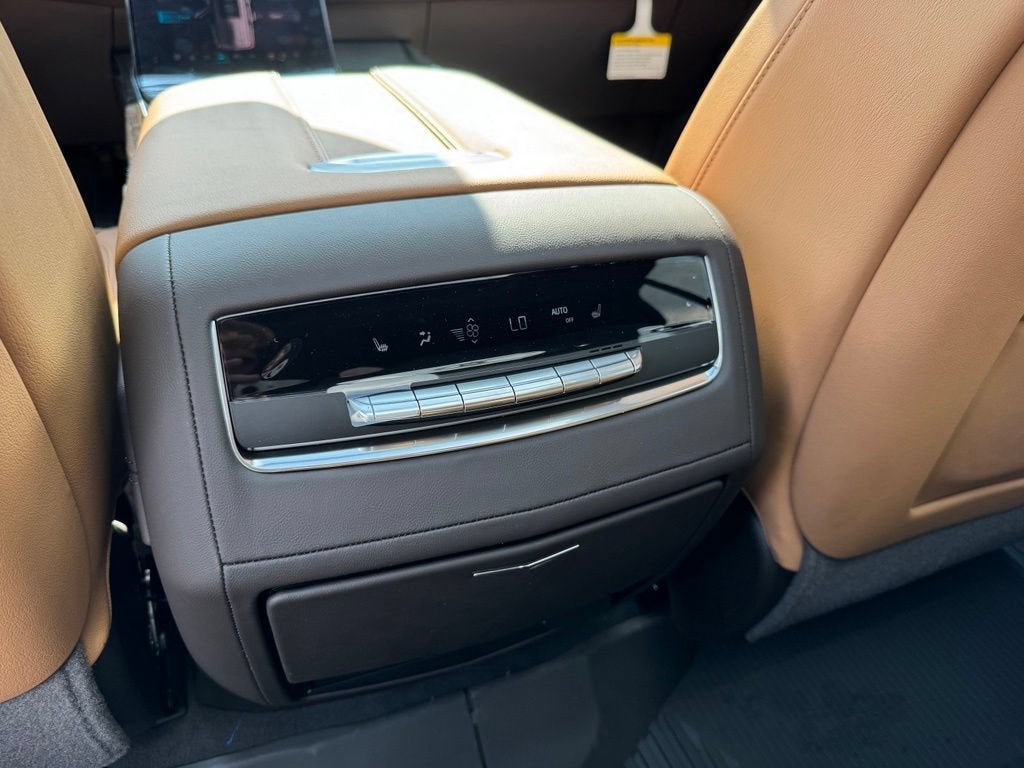 2026 Cadillac Escalade Luxury - Photo 18