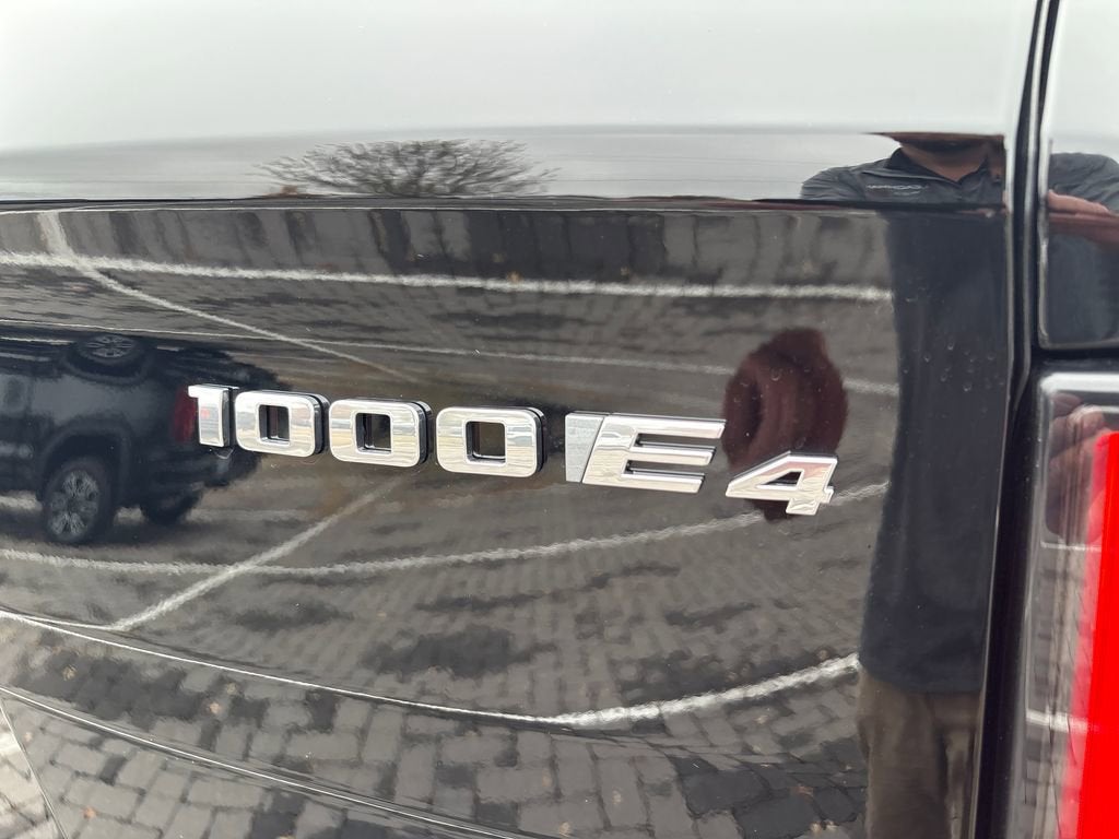 2026 Cadillac ESCALADE IQ Sport