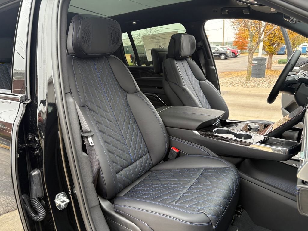 2026 Cadillac ESCALADE IQ Sport