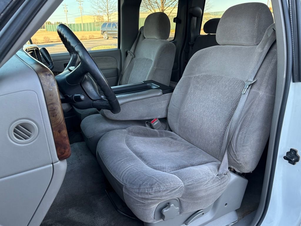 2000 Chevrolet Silverado 1500 LS