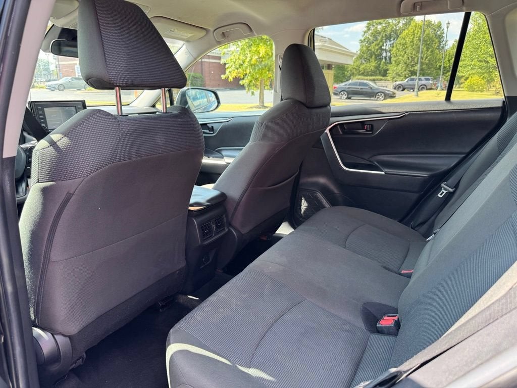 2022 Toyota RAV4 LE