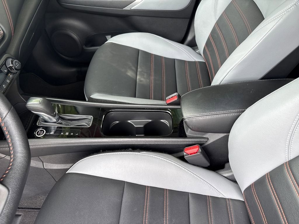 2023 Nissan Kicks SR Xtronic CVT