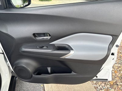 2023 Nissan Kicks SR Xtronic CVT