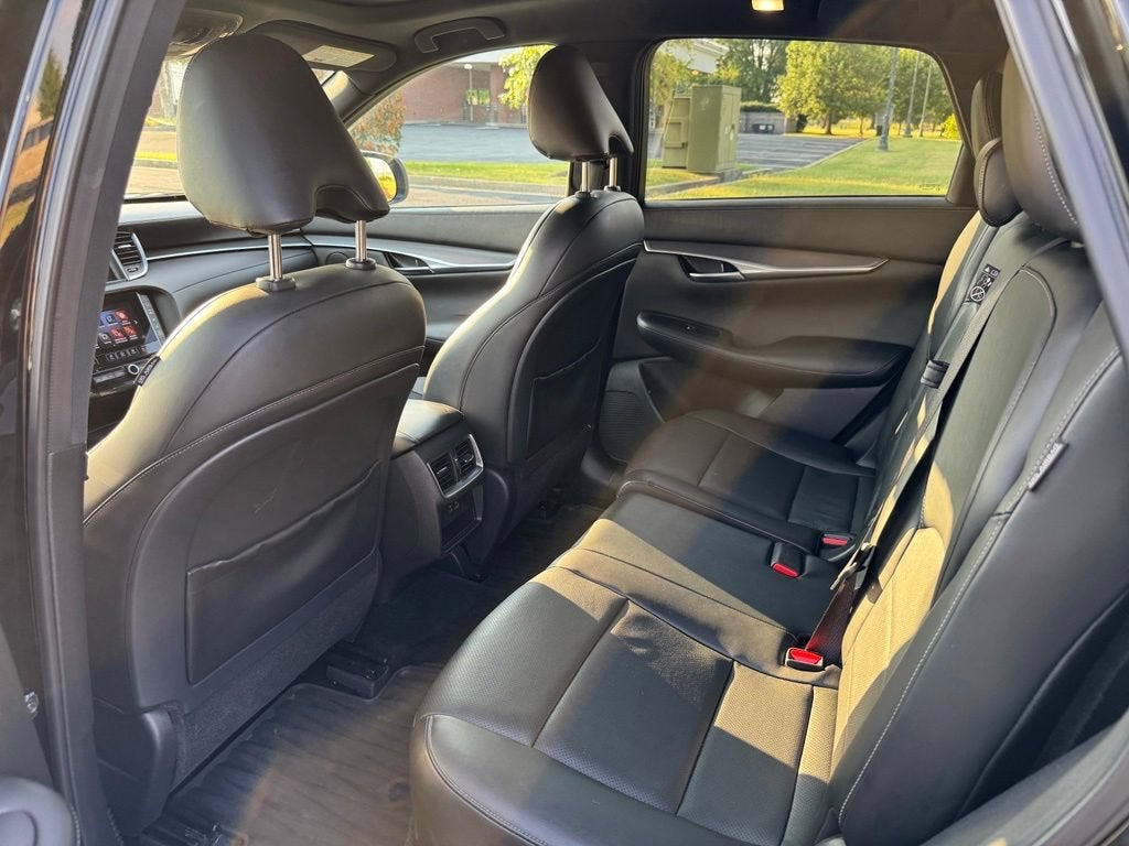 2022 INFINITI QX50 LUXE AWD