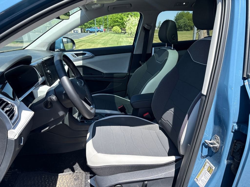 2025 Volkswagen Taos SE