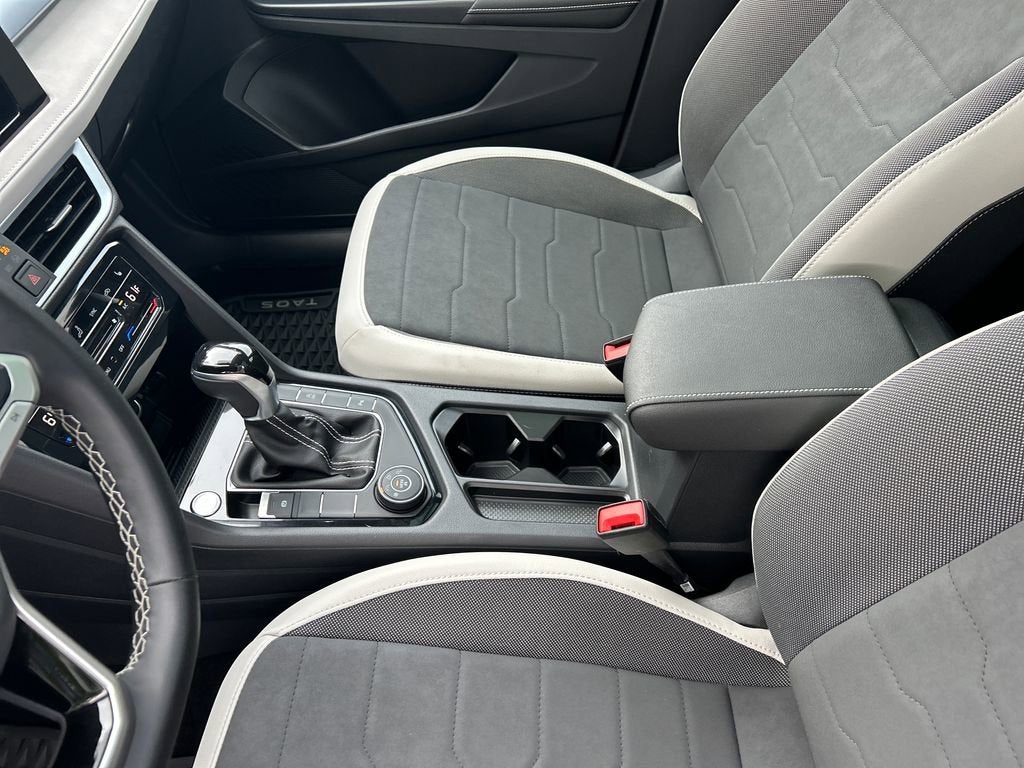 2025 Volkswagen Taos SE