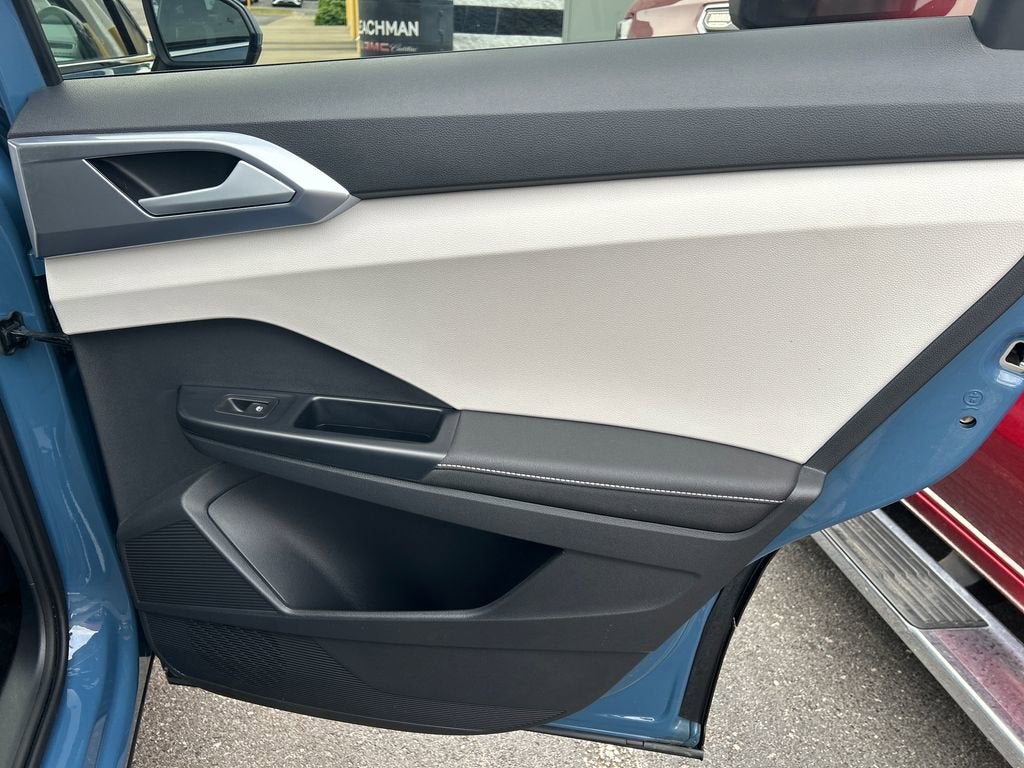 2025 Volkswagen Taos SE