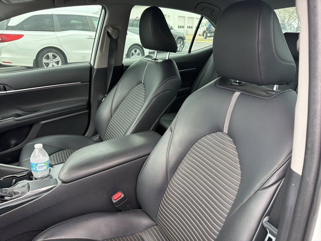 2019 Toyota CAMRY SE