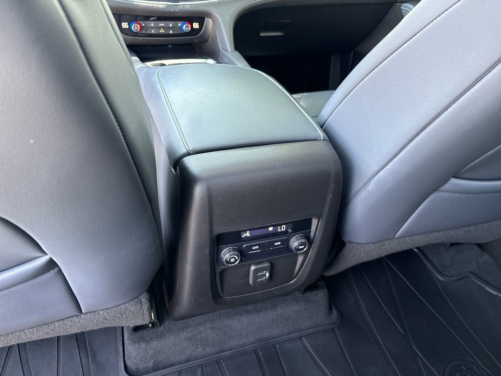 2022 Buick Enclave Essence