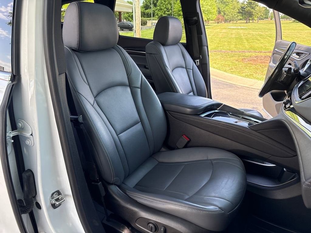 2022 Buick Enclave Essence