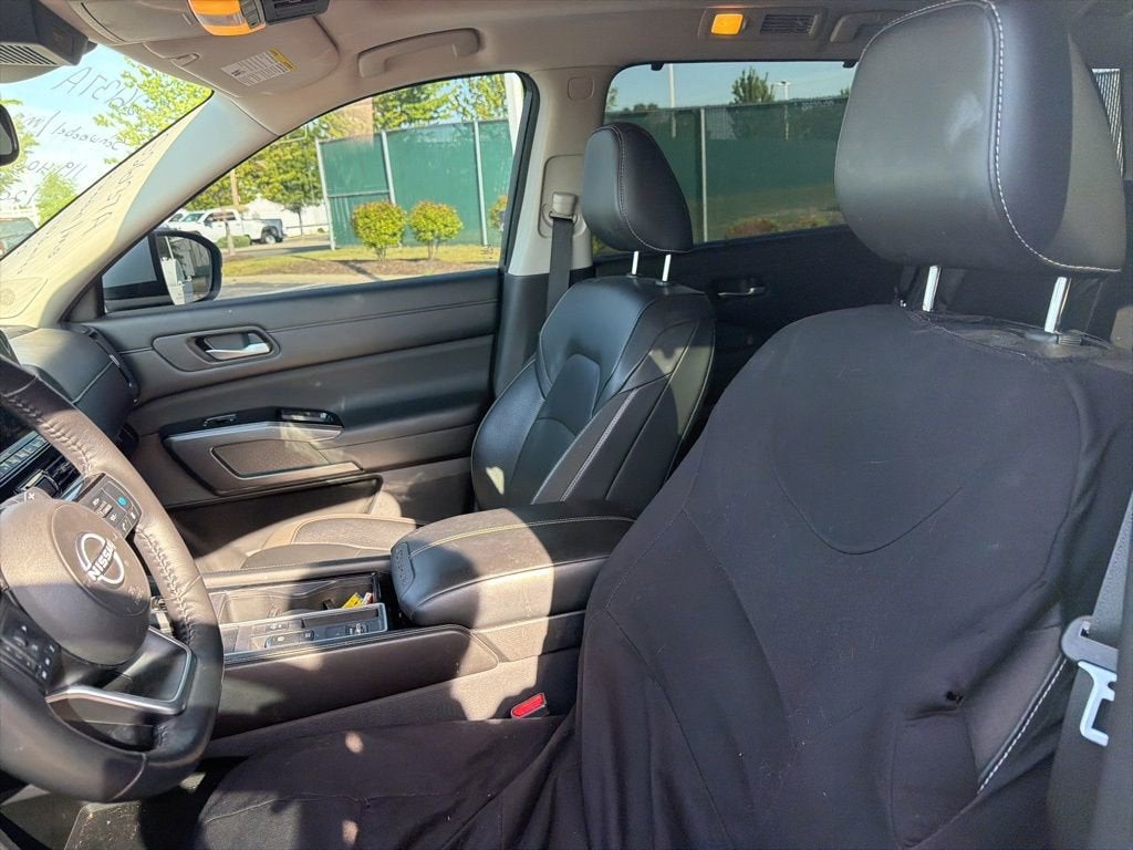 2022 Nissan Pathfinder SL