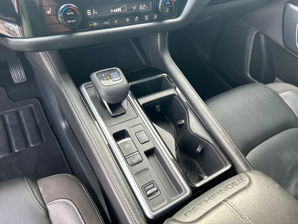 2022 Nissan Pathfinder SL 2WD