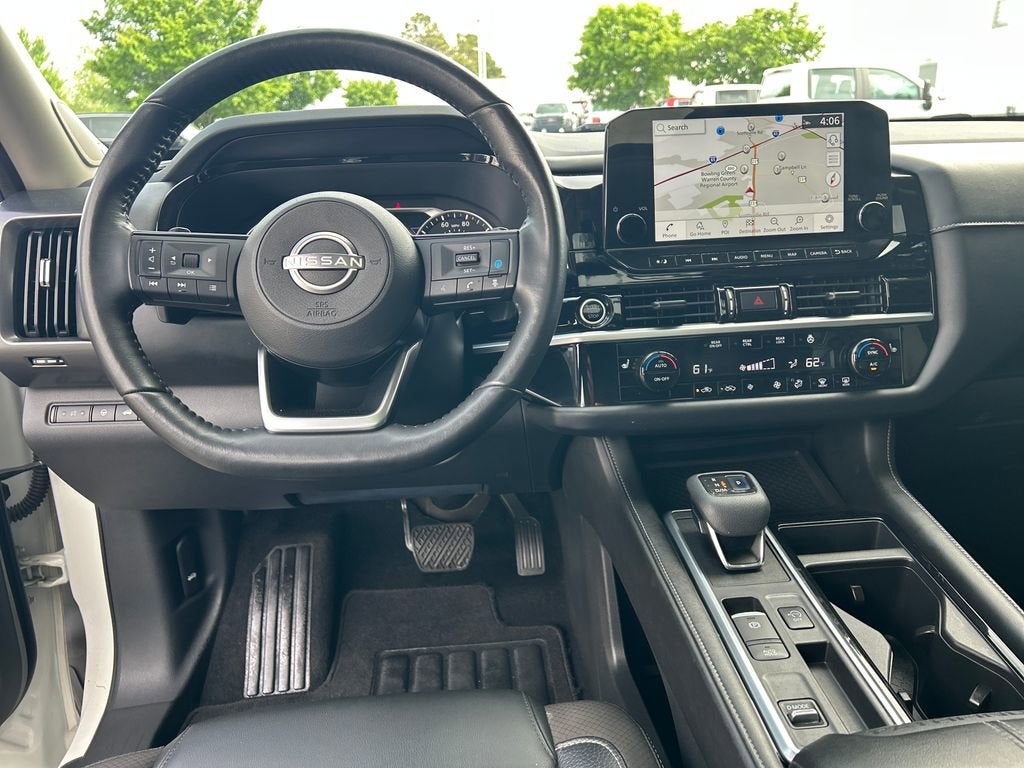 2022 Nissan Pathfinder SL 2WD