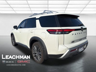 2022 Nissan Pathfinder SL
