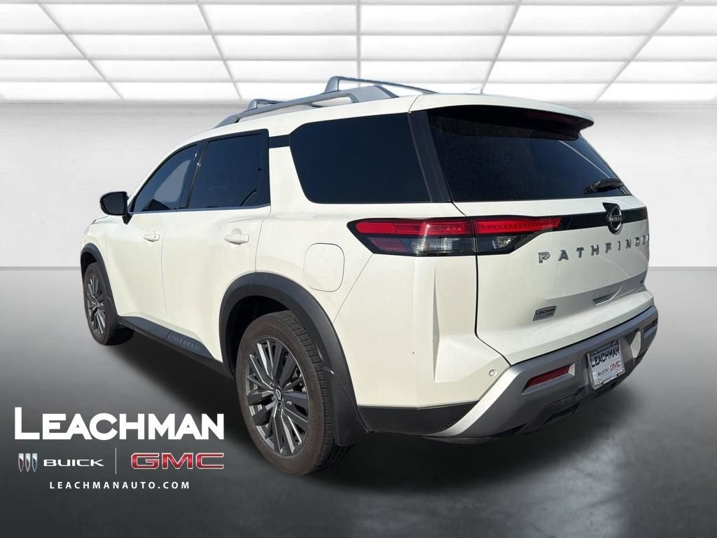 2022 Nissan Pathfinder SL
